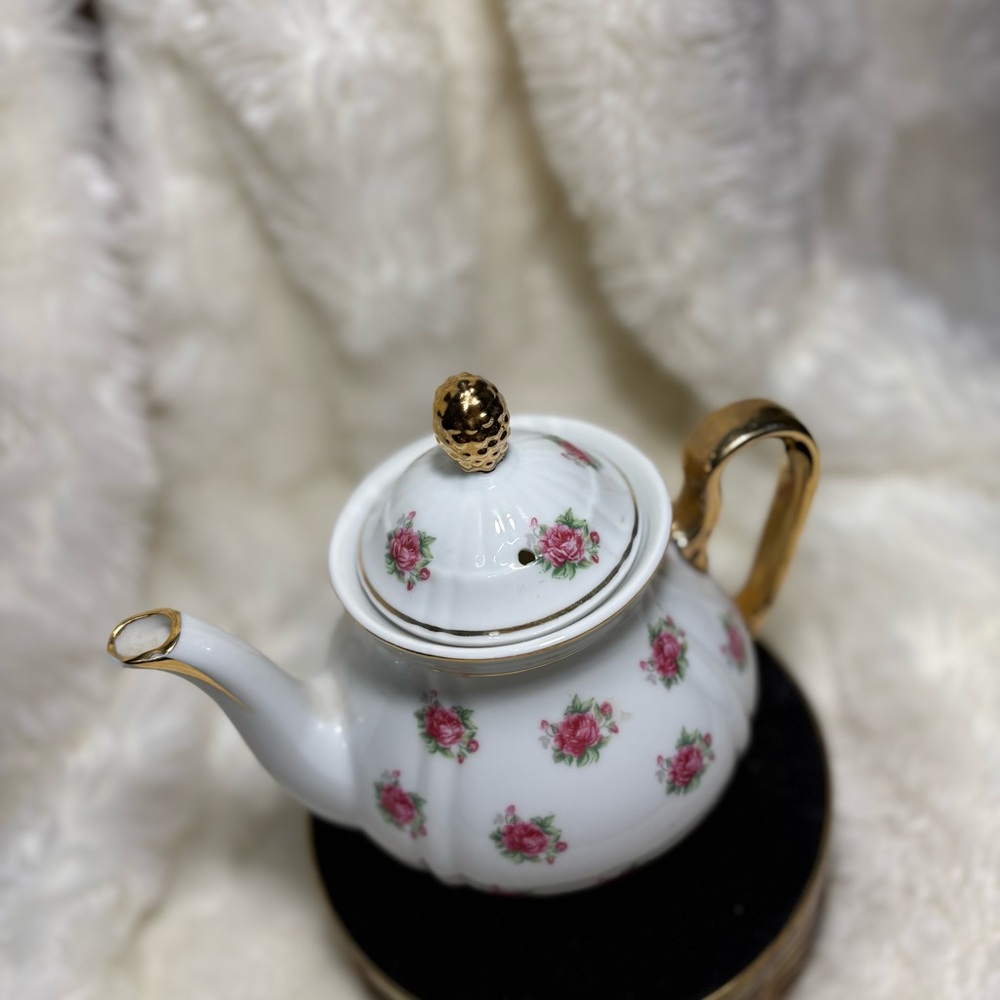Vintage Nasco Fine China hot teapot with a rose pattern, handcrafted in Japan. - Picture 7 of 13